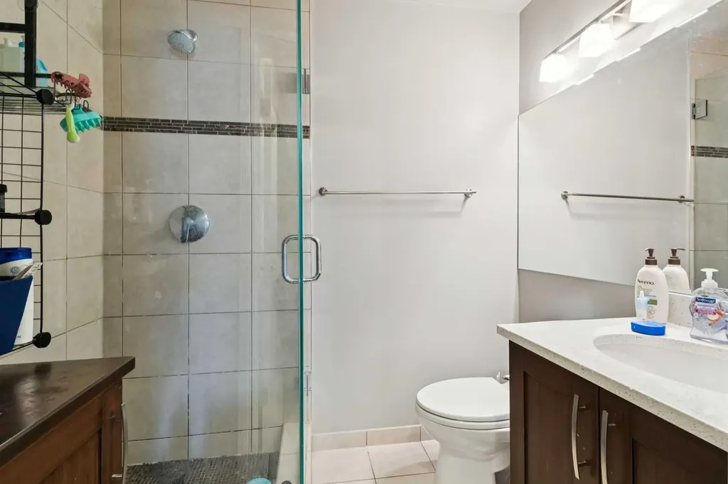 1919 31 Street SW Calgary AB T3E 2M8