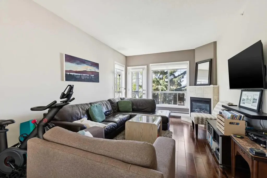 1919 31 Street SW Calgary AB T3E 2M8