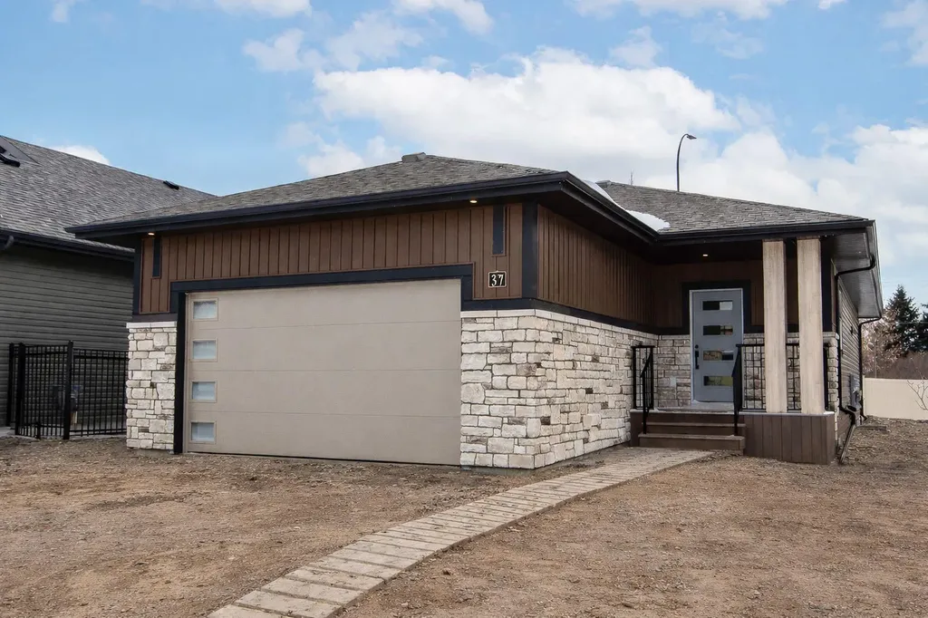 37 Terra Close Red Deer AB T4P 0T7