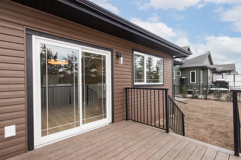37 Terra Close Red Deer AB T4P 0T7