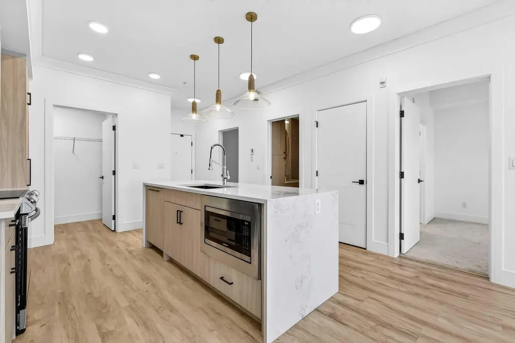 370 Dieppe Drive SW Calgary AB T3E 0E6