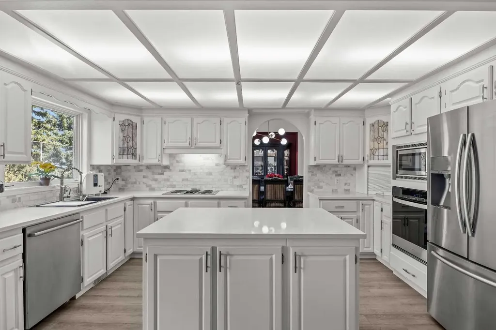 1360 Shawnee Road SW Calgary AB T2Y2T1