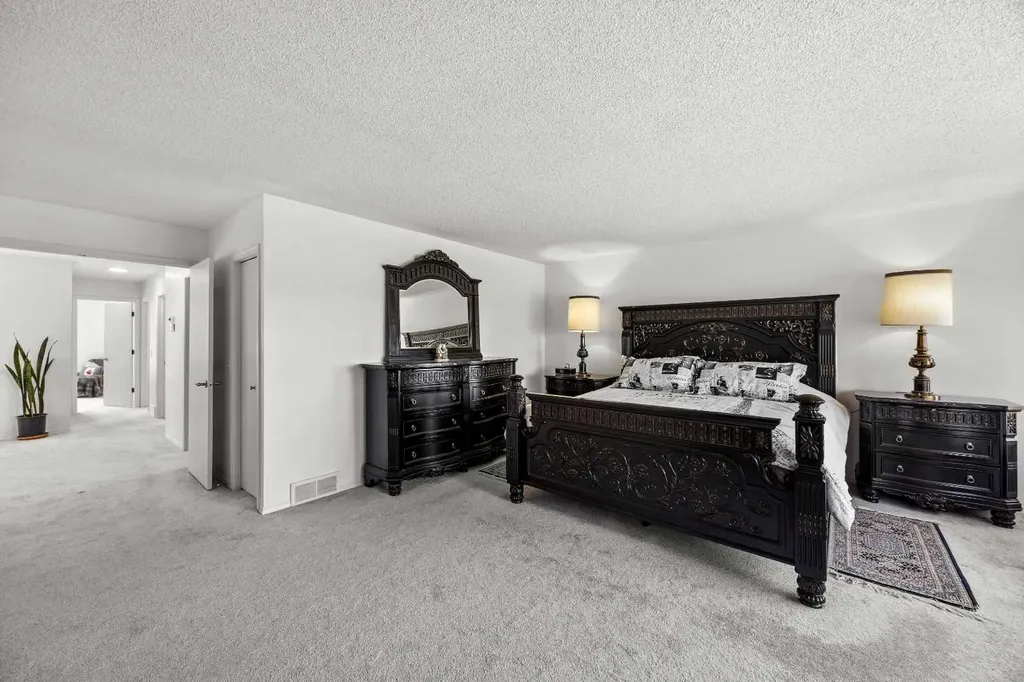 1360 Shawnee Road SW Calgary AB T2Y2T1