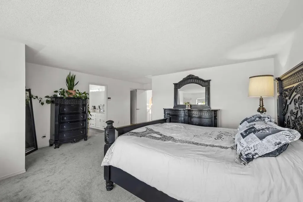 1360 Shawnee Road SW Calgary AB T2Y2T1