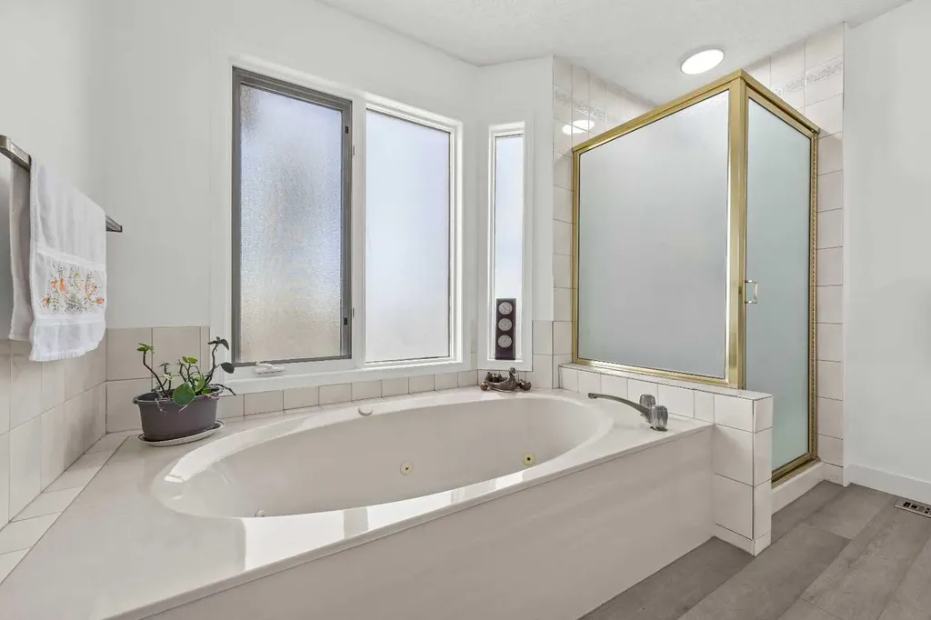 1360 Shawnee Road SW Calgary AB T2Y2T1