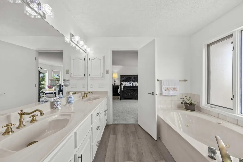 1360 Shawnee Road SW Calgary AB T2Y2T1