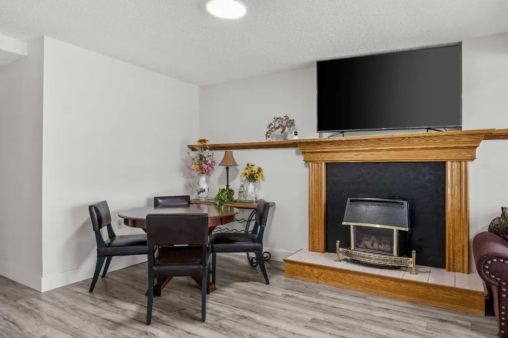 1360 Shawnee Road SW Calgary AB T2Y2T1