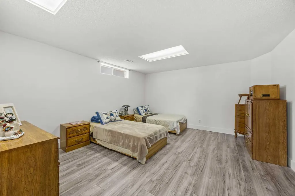 1360 Shawnee Road SW Calgary AB T2Y2T1