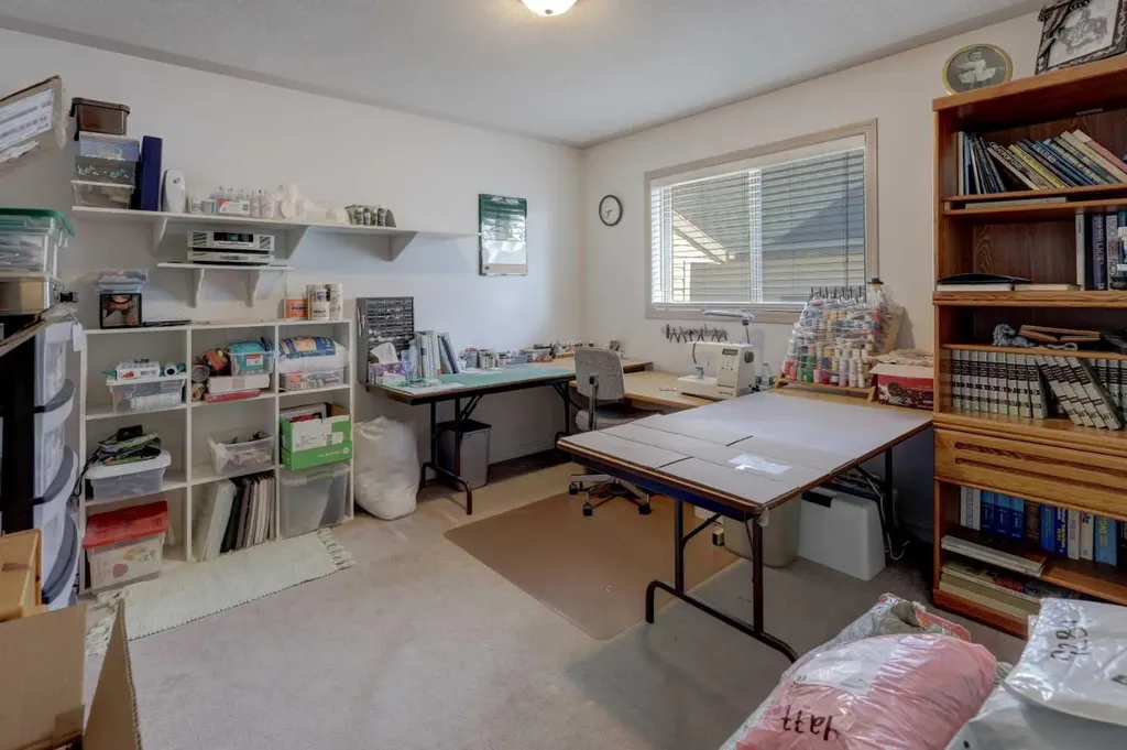 301 9 Street Beiseker AB T0M 0G0