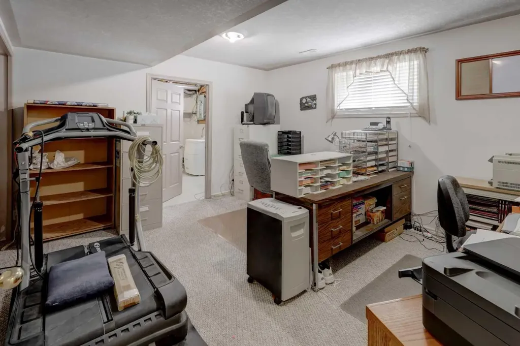 301 9 Street Beiseker AB T0M 0G0