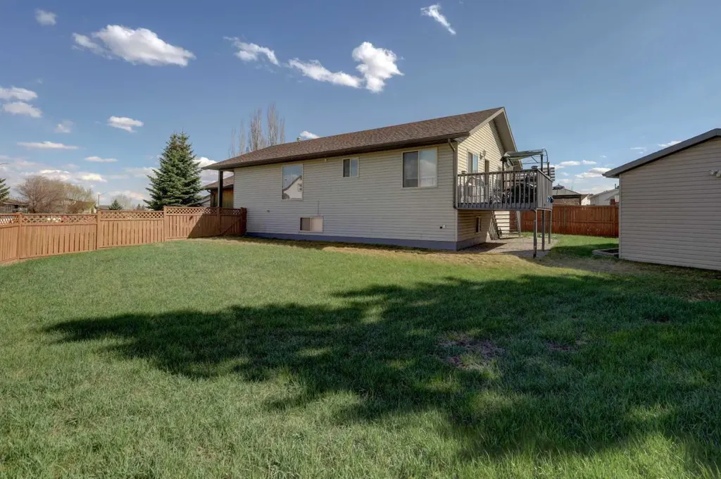 301 9 Street Beiseker AB T0M 0G0