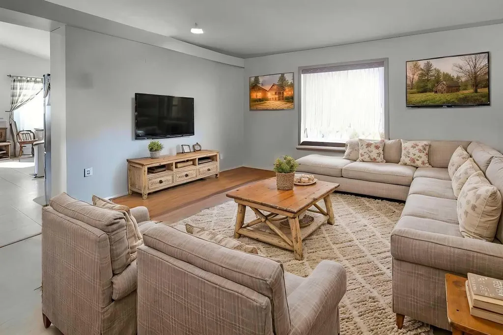 301 9 Street Beiseker AB T0M 0G0