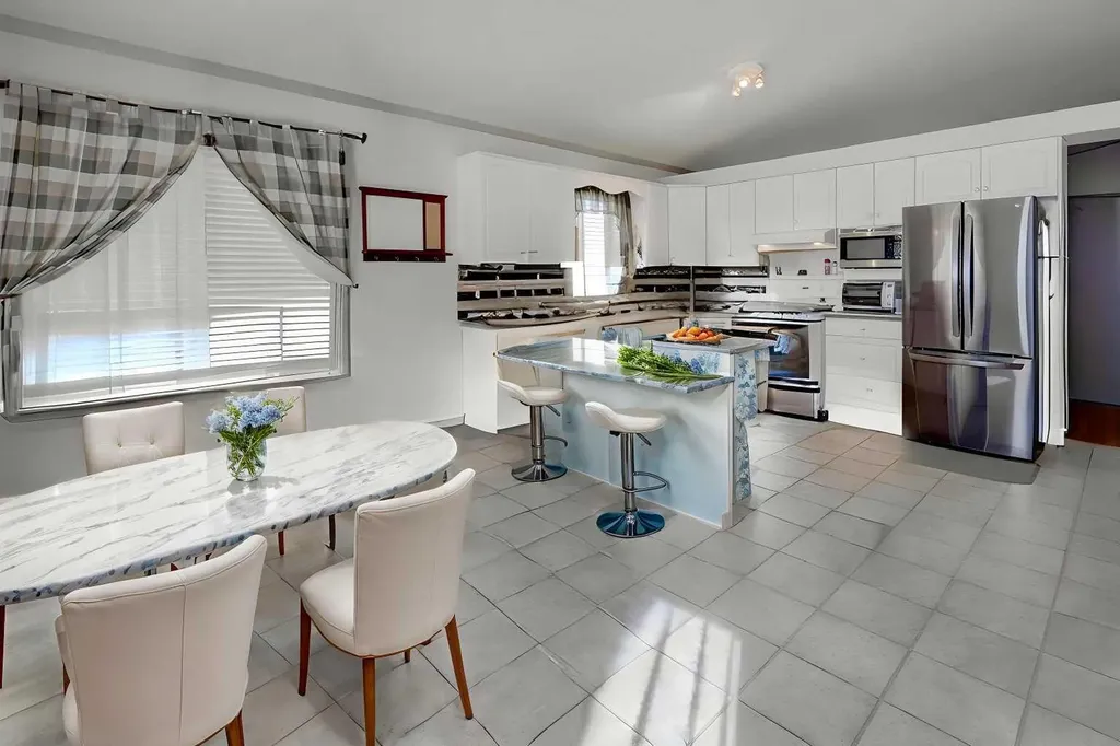 301 9 Street Beiseker AB T0M 0G0