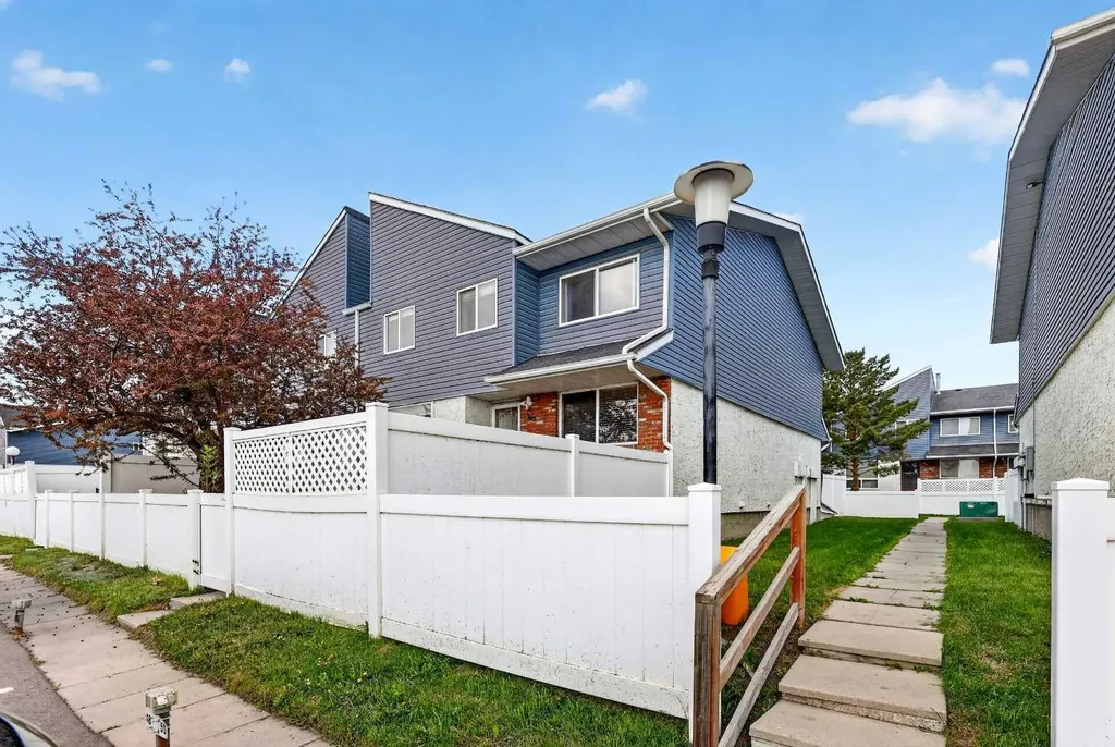 4769 Hubalta Road SE Calgary AB T2B 2N9