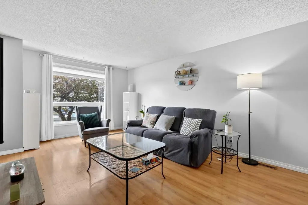 4769 Hubalta Road SE Calgary AB T2B 2N9
