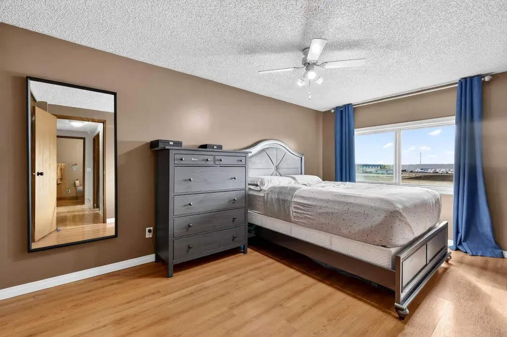 4769 Hubalta Road SE Calgary AB T2B 2N9