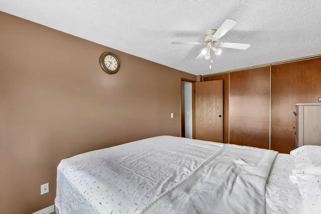 4769 Hubalta Road SE Calgary AB T2B 2N9