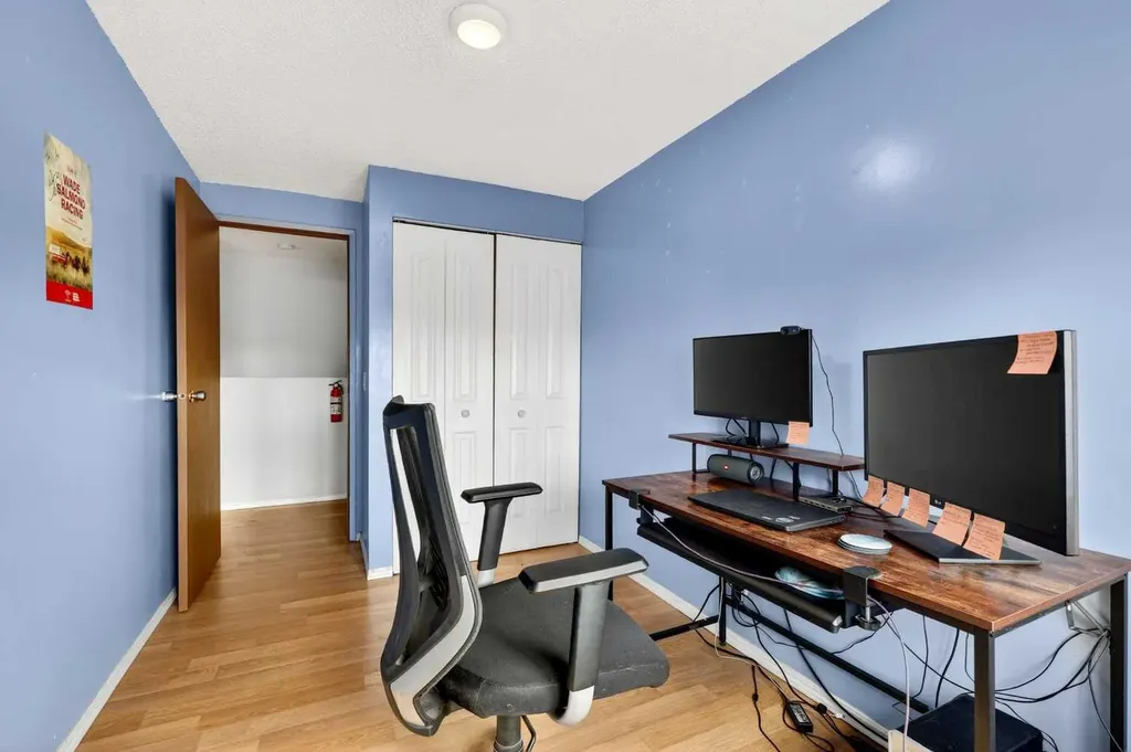4769 Hubalta Road SE Calgary AB T2B 2N9