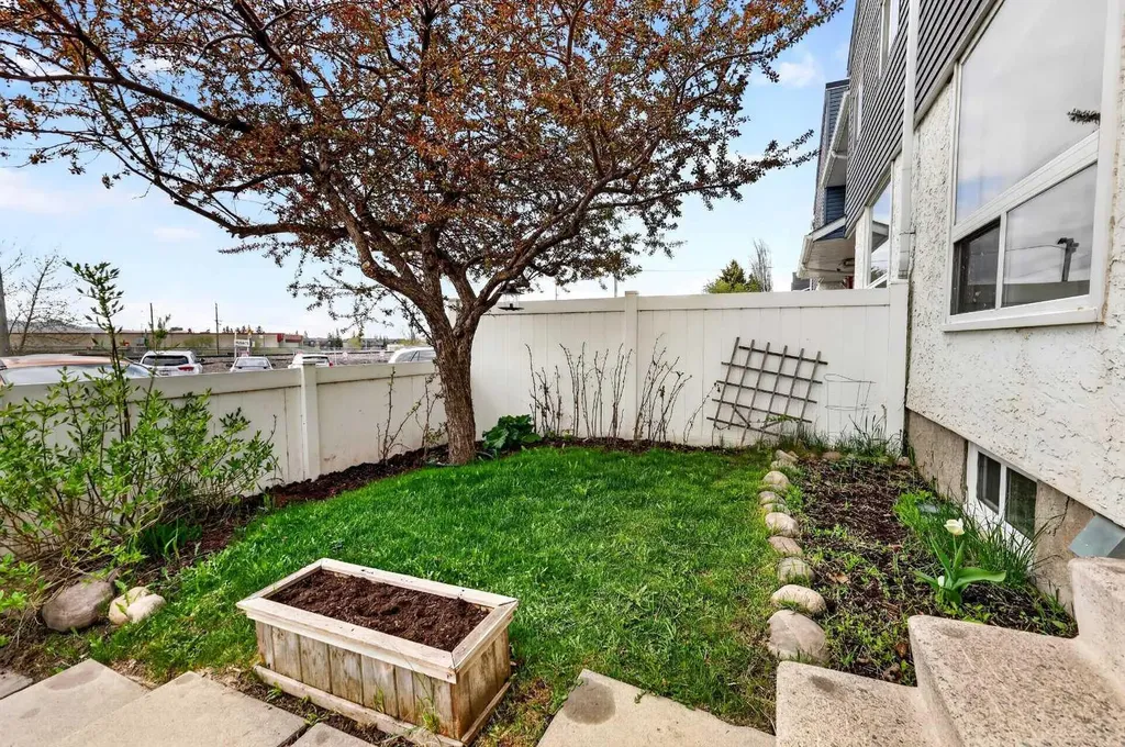 4769 Hubalta Road SE Calgary AB T2B 2N9