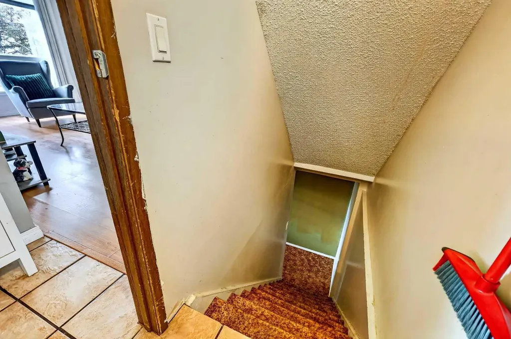 4769 Hubalta Road SE Calgary AB T2B 2N9