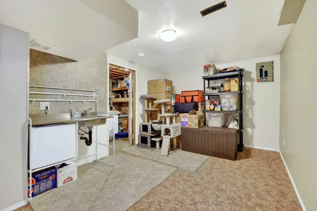 4769 Hubalta Road SE Calgary AB T2B 2N9