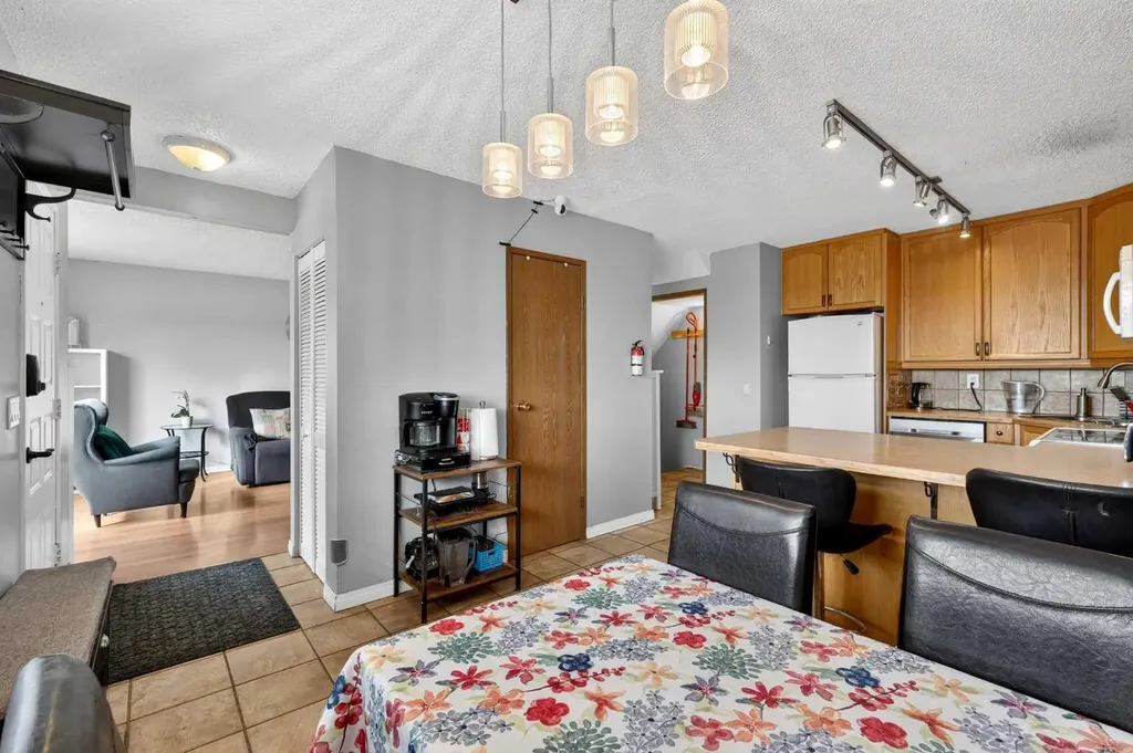 4769 Hubalta Road SE Calgary AB T2B 2N9