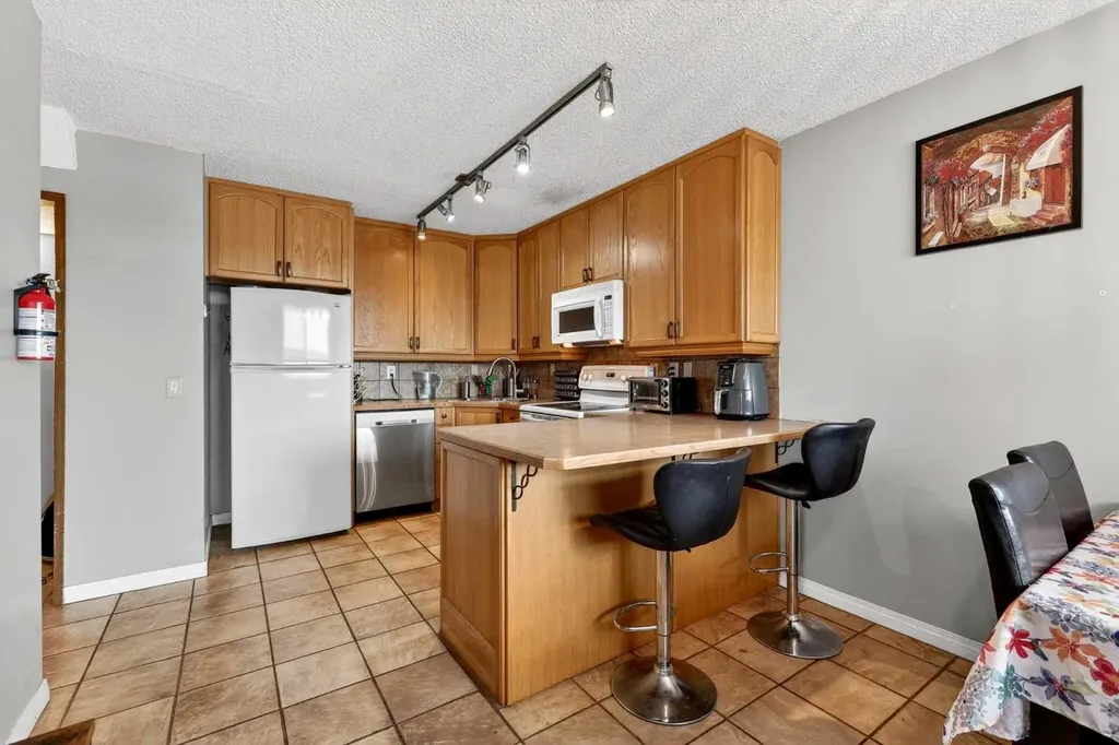 4769 Hubalta Road SE Calgary AB T2B 2N9