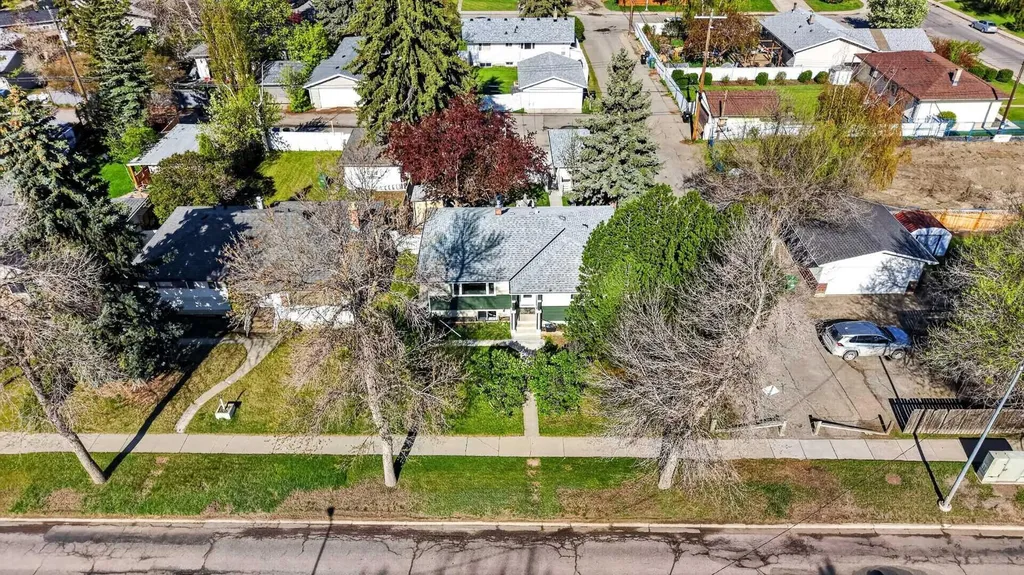 9211 Elbow Drive SW Calgary AB T2V 1L5