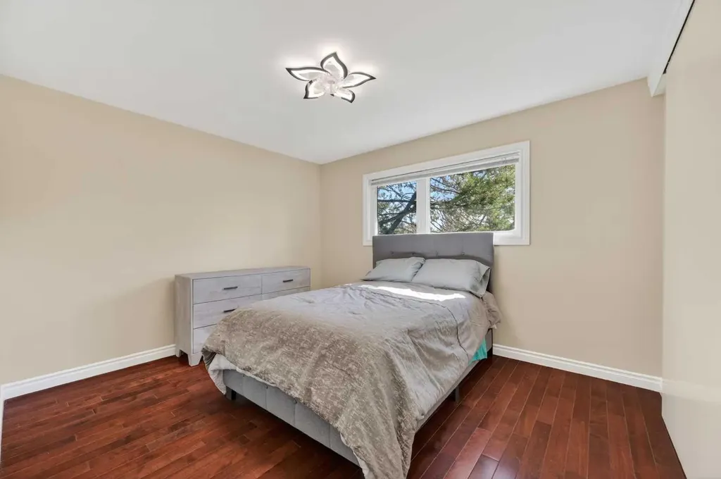 9211 Elbow Drive SW Calgary AB T2V 1L5