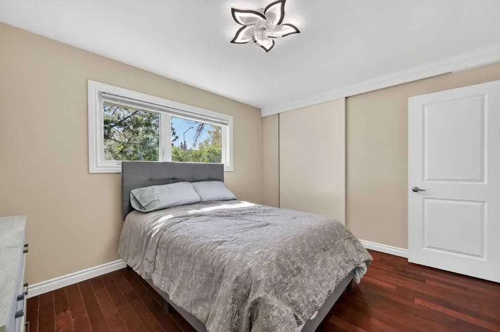 9211 Elbow Drive SW Calgary AB T2V 1L5