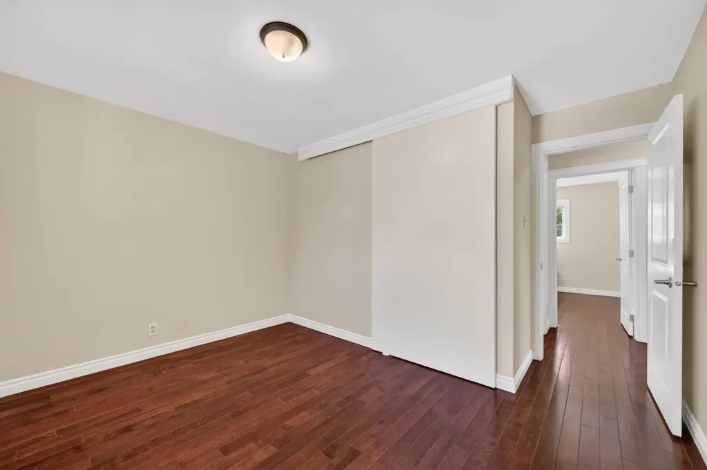 9211 Elbow Drive SW Calgary AB T2V 1L5