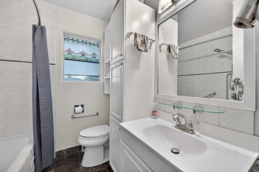 9211 Elbow Drive SW Calgary AB T2V 1L5