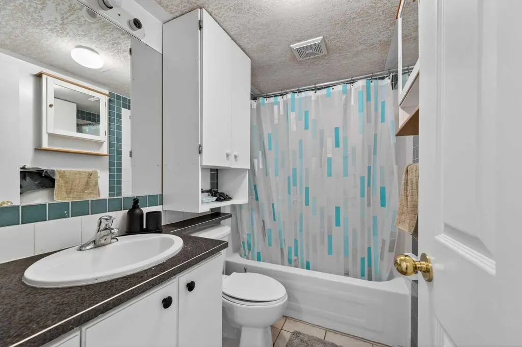 9211 Elbow Drive SW Calgary AB T2V 1L5