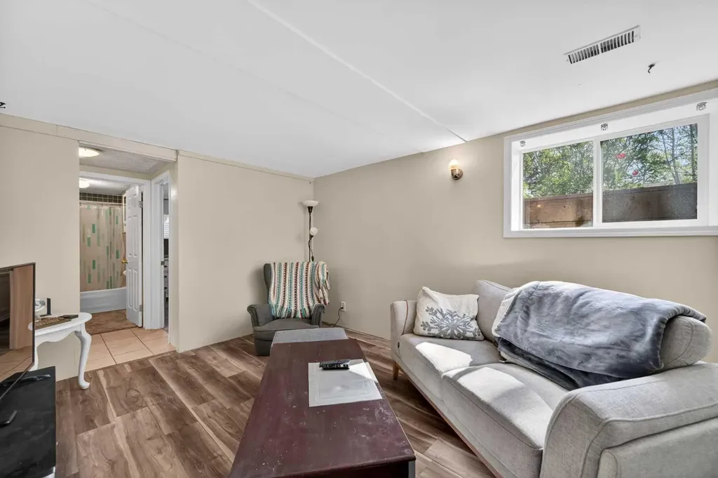 9211 Elbow Drive SW Calgary AB T2V 1L5