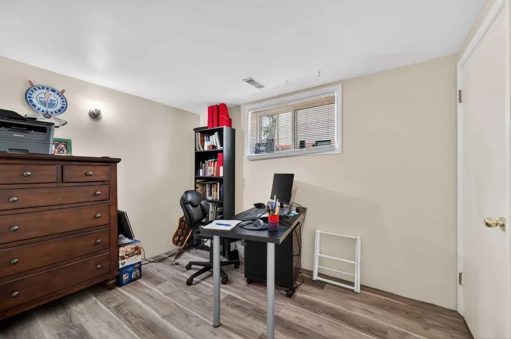 9211 Elbow Drive SW Calgary AB T2V 1L5