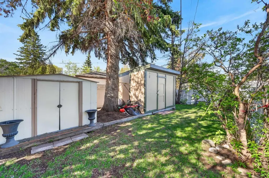9211 Elbow Drive SW Calgary AB T2V 1L5