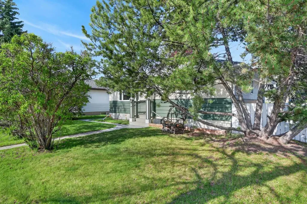 9211 Elbow Drive SW Calgary AB T2V 1L5
