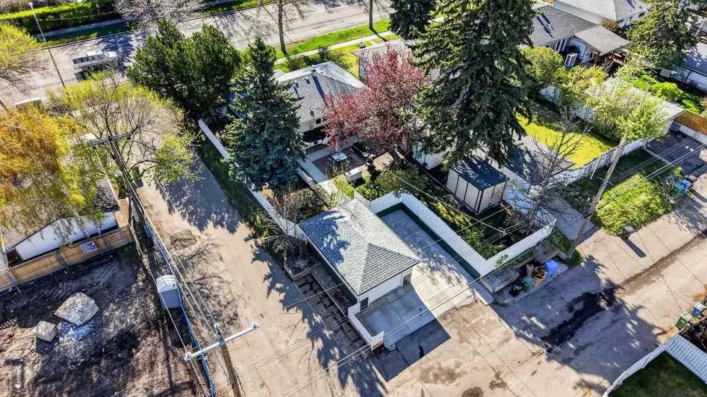 9211 Elbow Drive SW Calgary AB T2V 1L5
