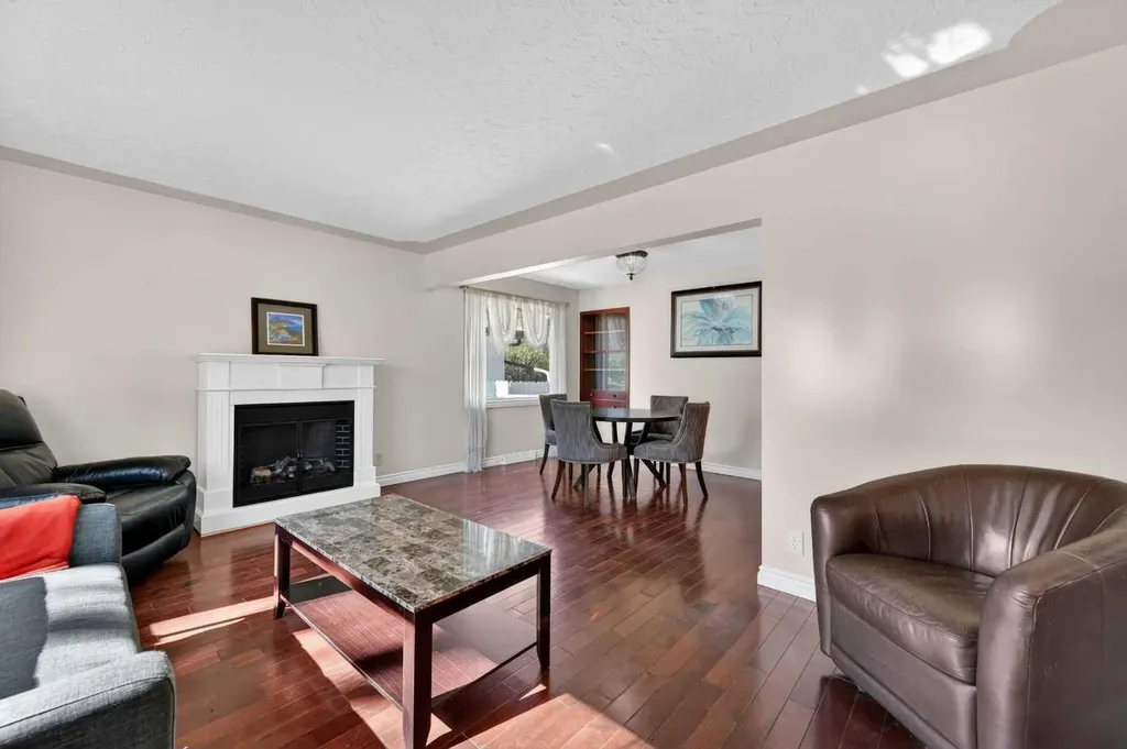 9211 Elbow Drive SW Calgary AB T2V 1L5