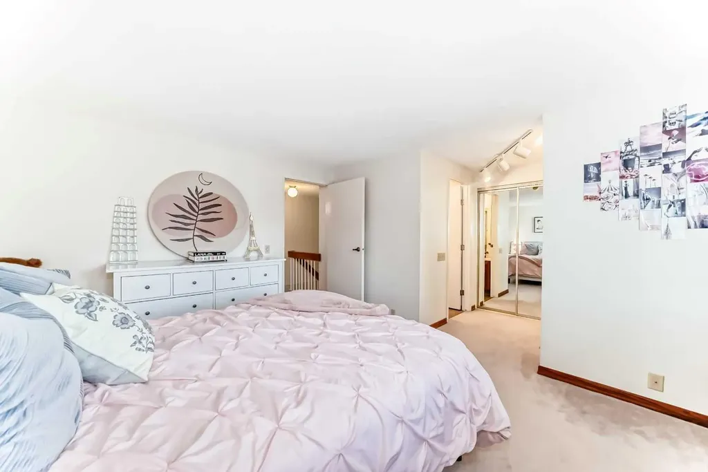 374 Point Mckay Gardens NW Calgary AB T3B 4V8