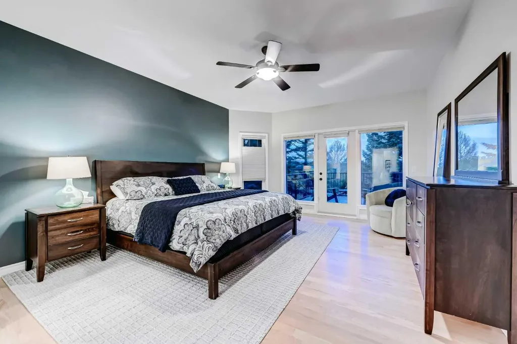 156 Christie Park View SW Calgary AB T3H 2Z5
