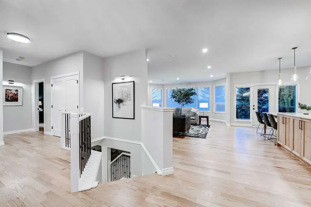 156 Christie Park View SW Calgary AB T3H 2Z5