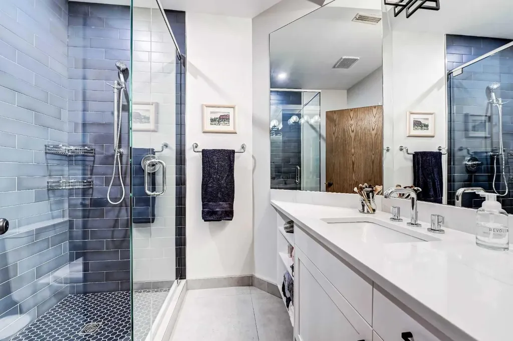 156 Christie Park View SW Calgary AB T3H 2Z5