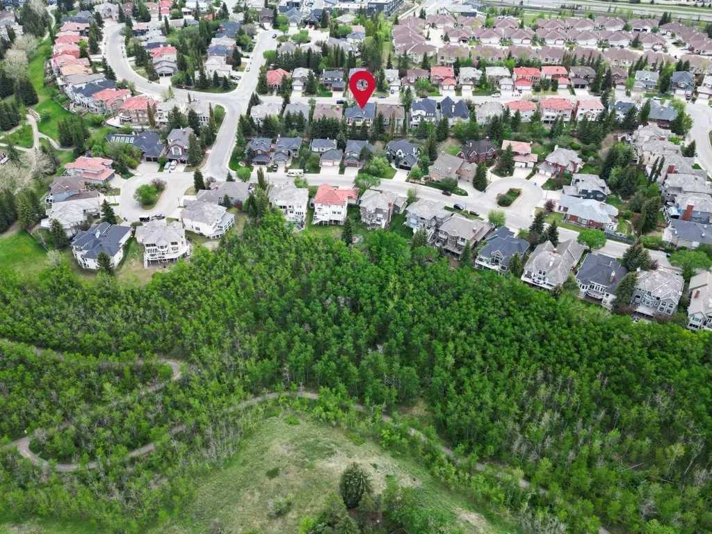 156 Christie Park View SW Calgary AB T3H 2Z5
