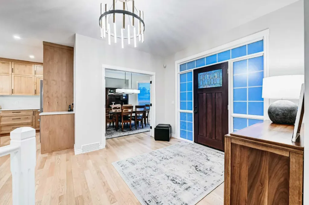 156 Christie Park View SW Calgary AB T3H 2Z5
