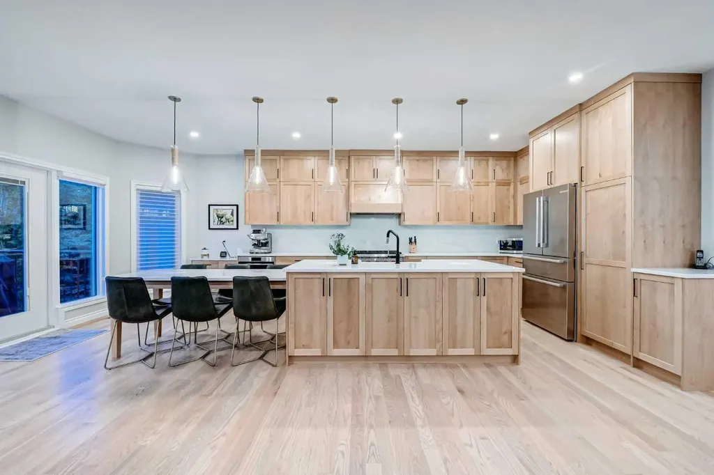 156 Christie Park View SW Calgary AB T3H 2Z5