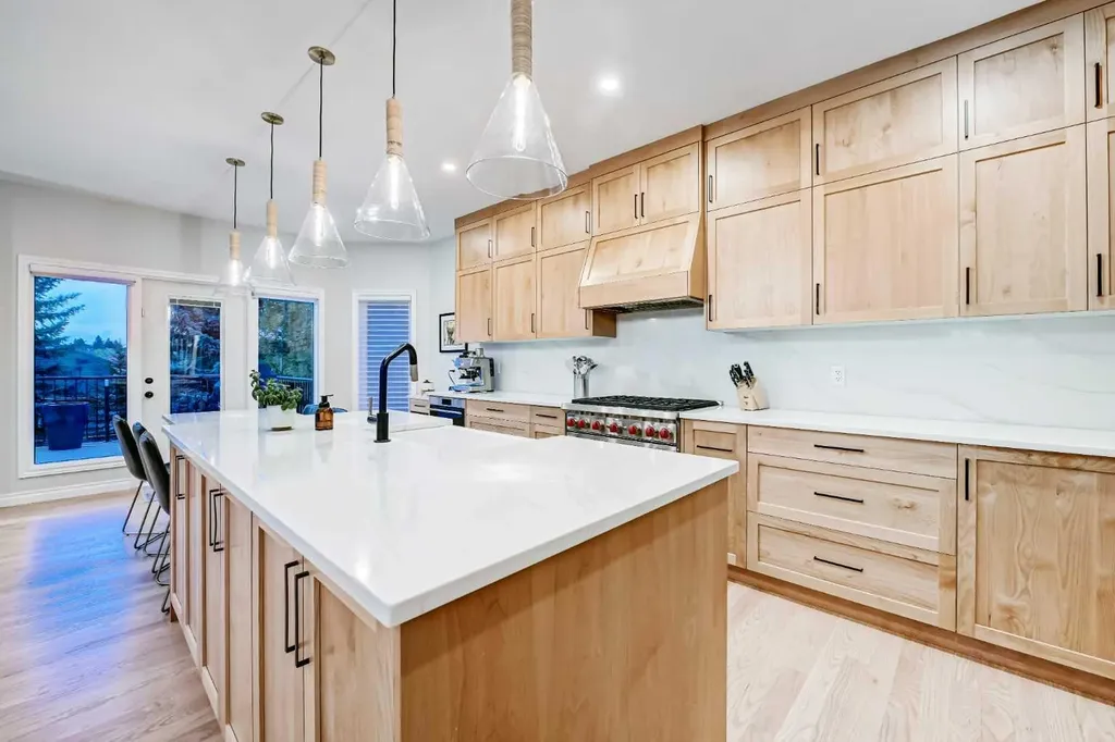 156 Christie Park View SW Calgary AB T3H 2Z5