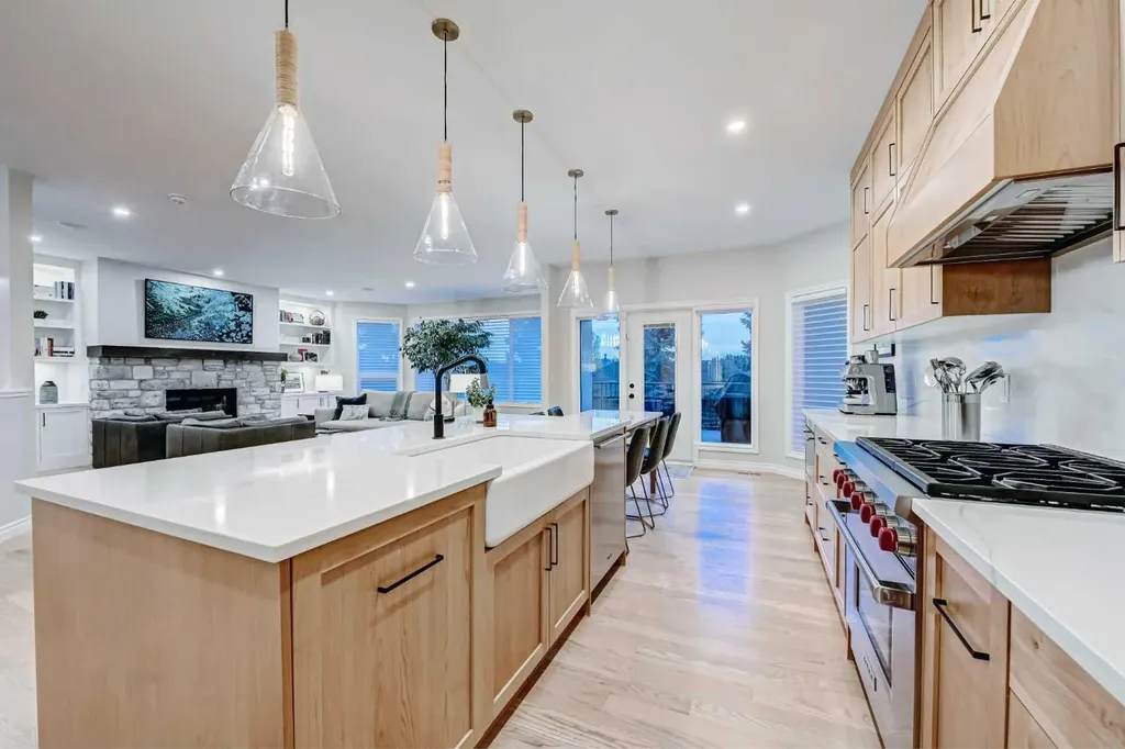 156 Christie Park View SW Calgary AB T3H 2Z5