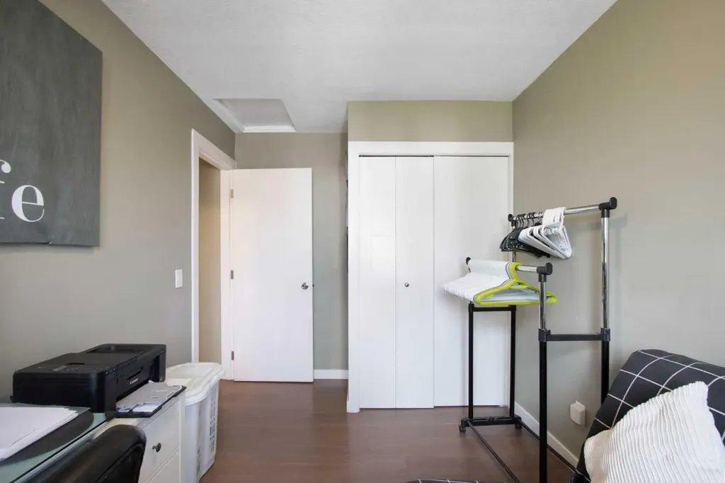 124 Maitland Drive NE Calgary AB T2A 5A5