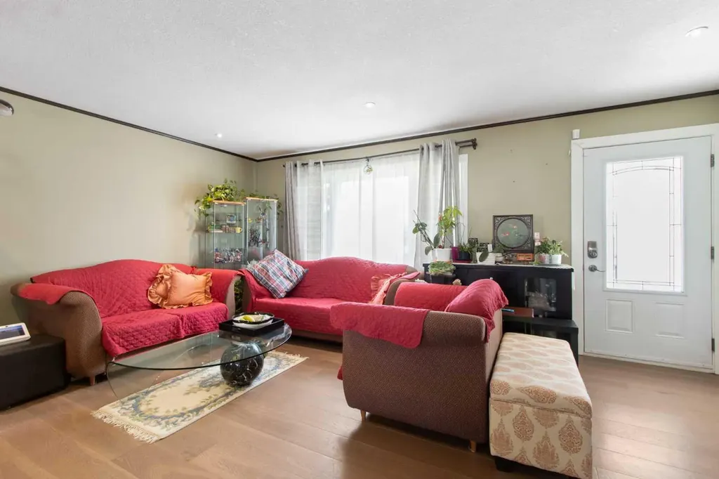 124 Maitland Drive NE Calgary AB T2A 5A5